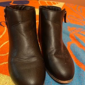 Girls boots